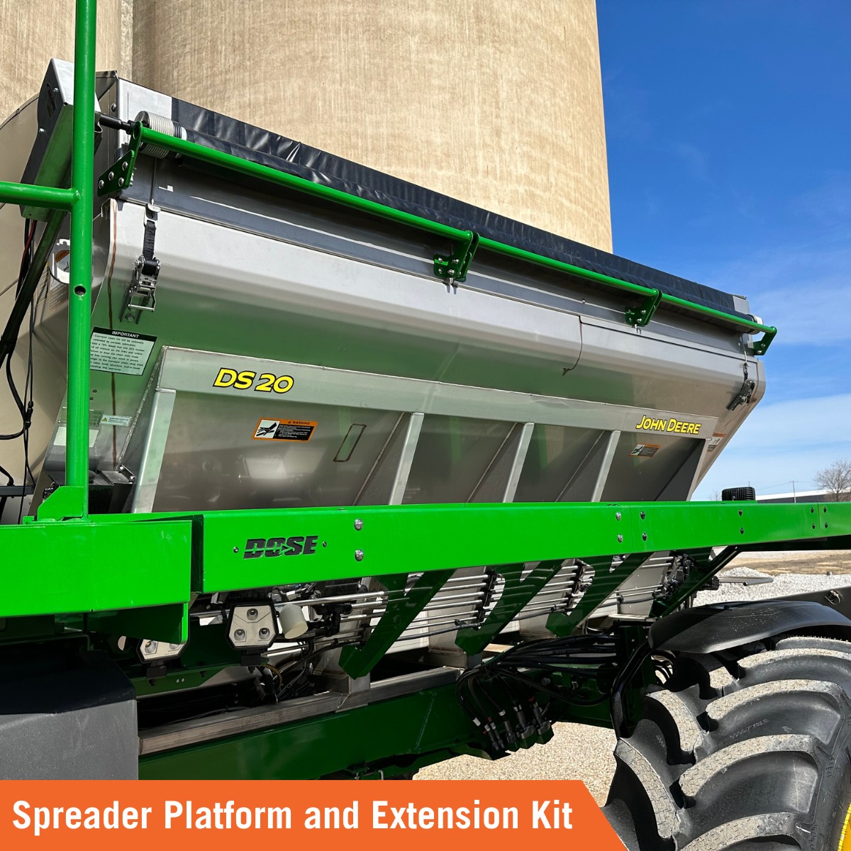 Dose John Deere Spreader Extension Kit with Spreader Fender Platform Kit